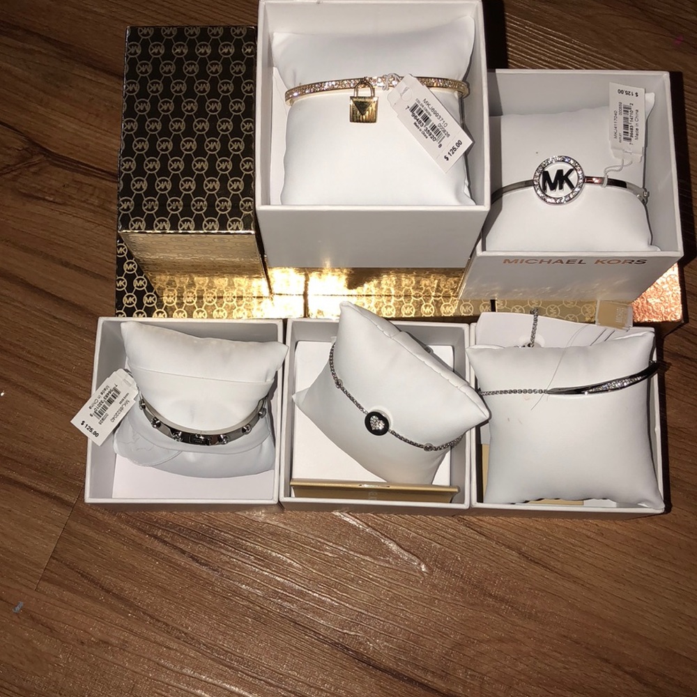 ⭐️❤️huge mk Jewelry Lot all new with tags ❤️⭐️ - Picture 1 of 6